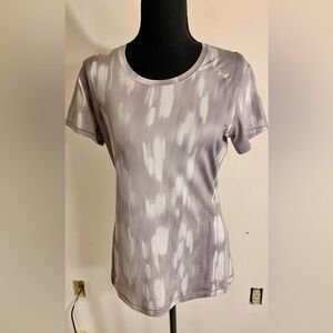 Under Armour women’s heat gear fitted short sleeve active t short sz M